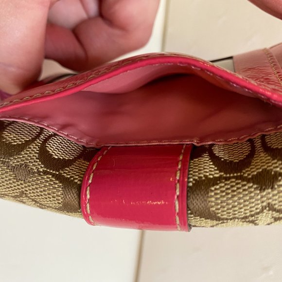 Small Pink Wallelt/ID Holder from Coach - Picture 9 of 11
